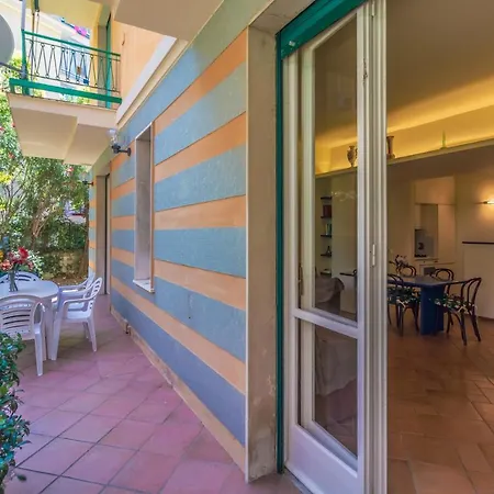 Il Giardino Nascosto Relax Vicino Al Porto Апартаменты