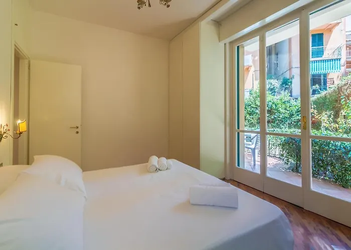 Apartment Il Giardino Nascosto Relax Vicino Al Porto