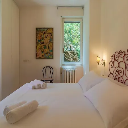 Lägenhet Il Giardino Nascosto Relax Vicino Al Porto